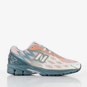 Doorbuster New Balance U1906WFB Shoes  Last Few Pieces!