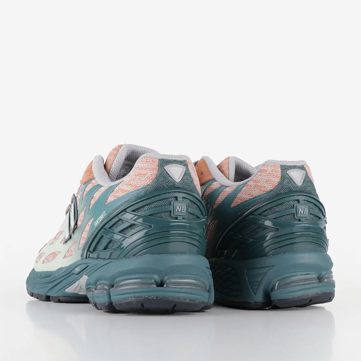 Doorbuster New Balance U1906WFB Shoes  Last Few Pieces!