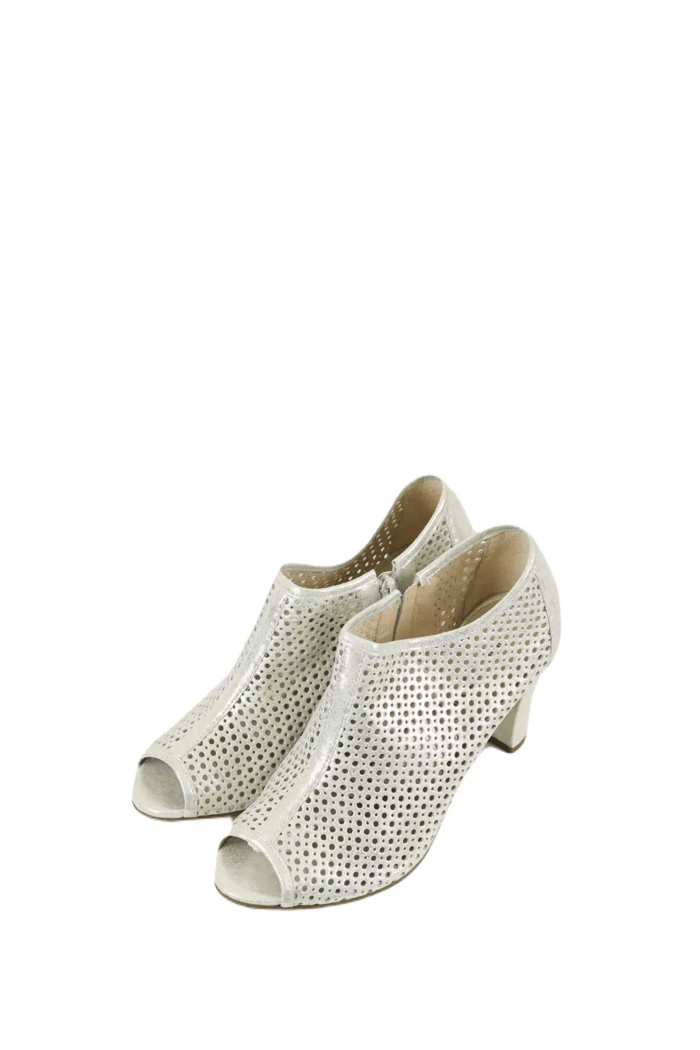 Gino Ventori Silver suede Heels 9