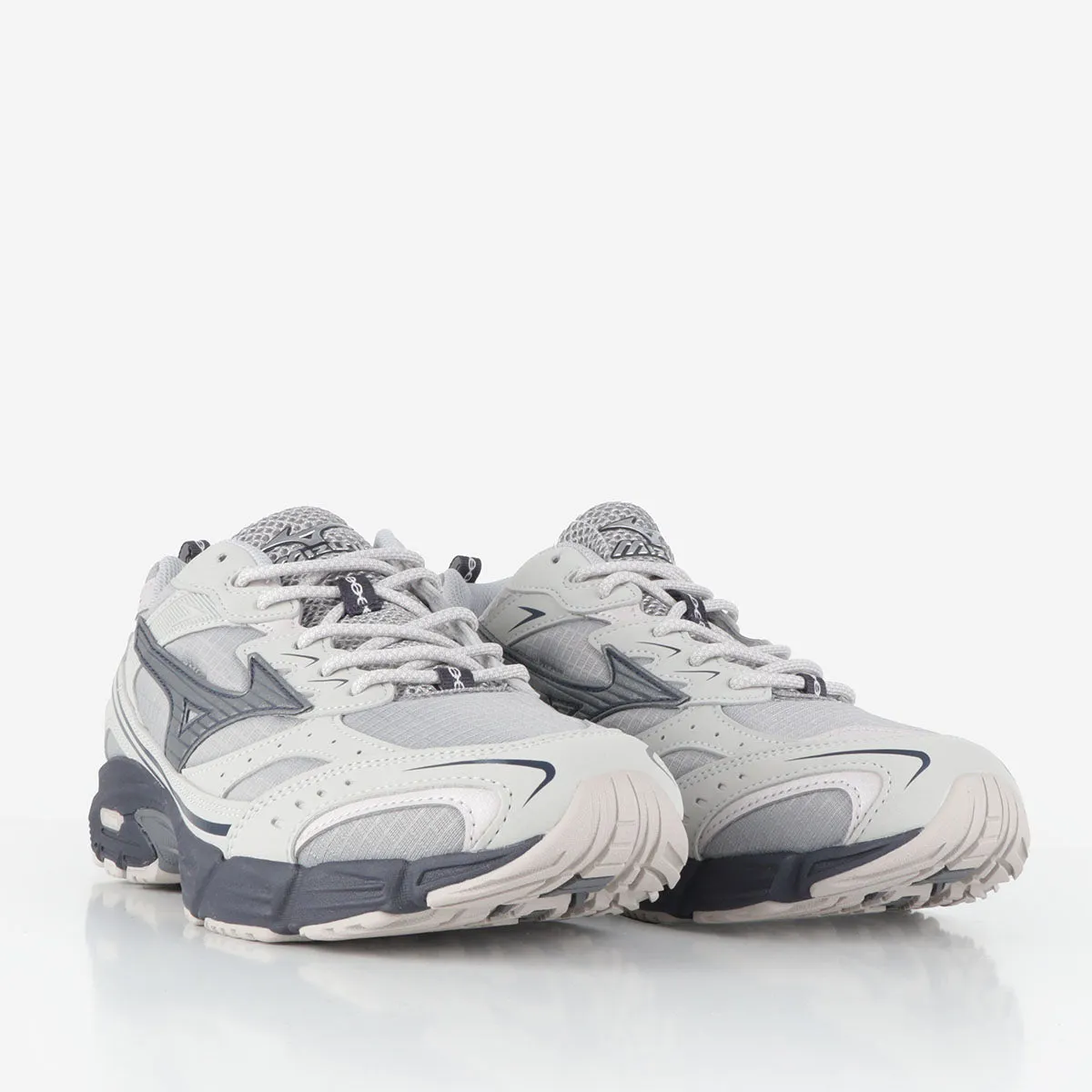 Hot Deal Mizuno MXR Tech Shoes  Limited Stock!