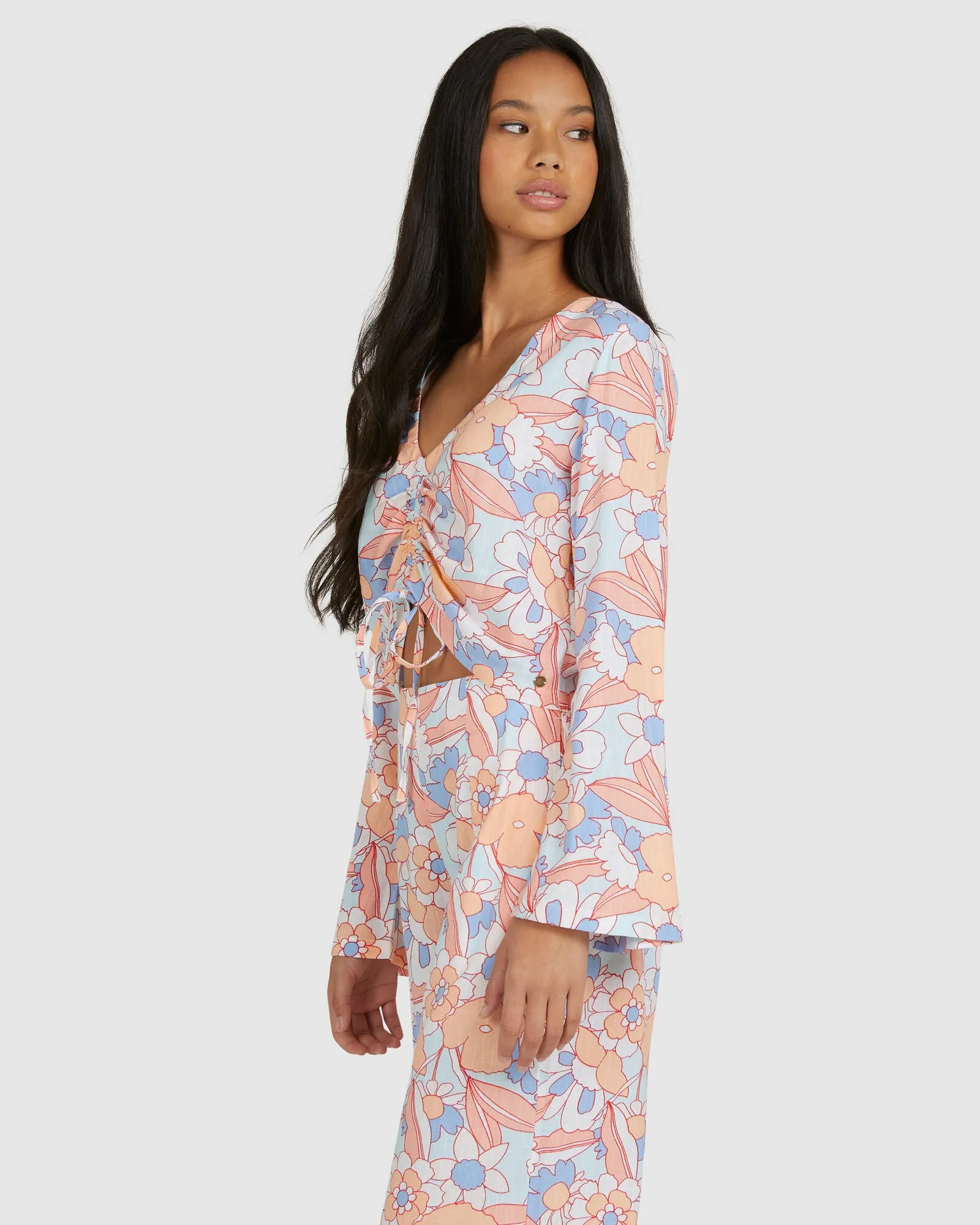 ROXY (LN) Flare sleeve floral print top! 8-10