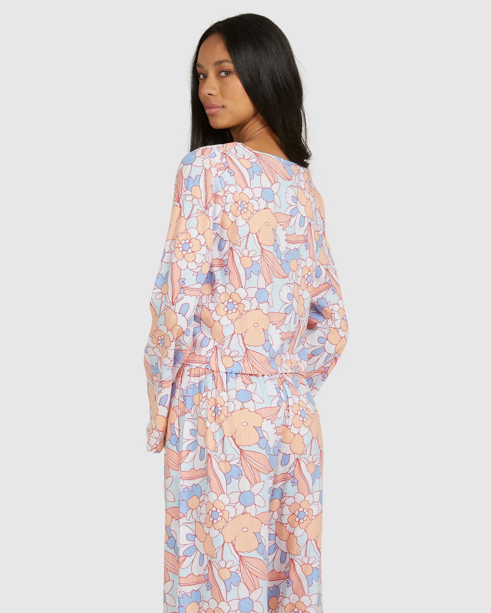 ROXY (LN) Flare sleeve floral print top! 8-10