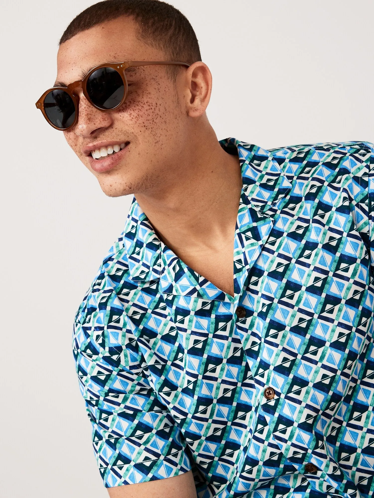 Short-Sleeve Printed Camp Shirt For Men